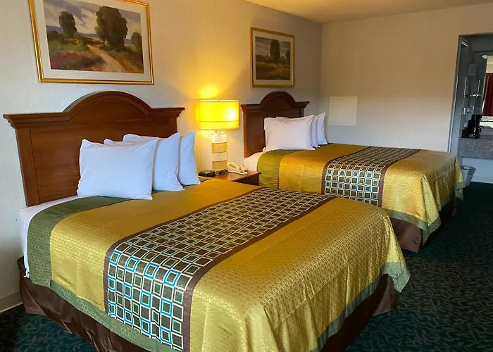 Harrisonville Inn & Suites